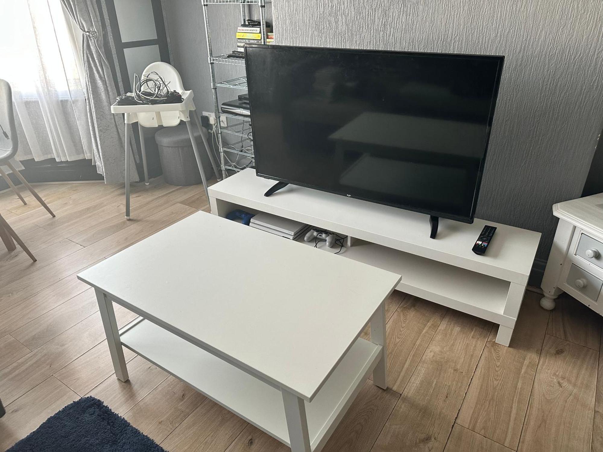 A Away From Now With Netflix And Ps4 Apartment